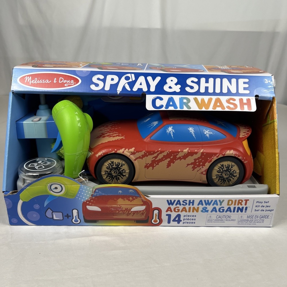 Melissa & Doug Spray & Shine Car Wash Play Set 14 Piece Color Changing Car Toy